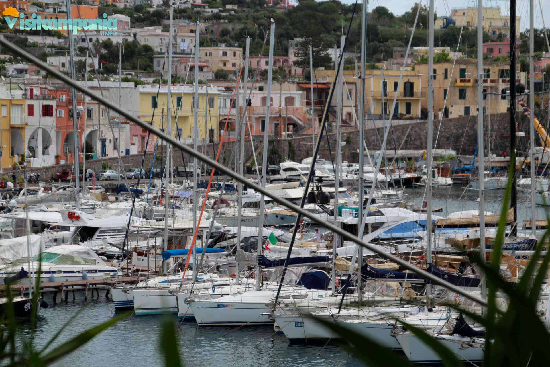 Procida, la Chiaiolella
