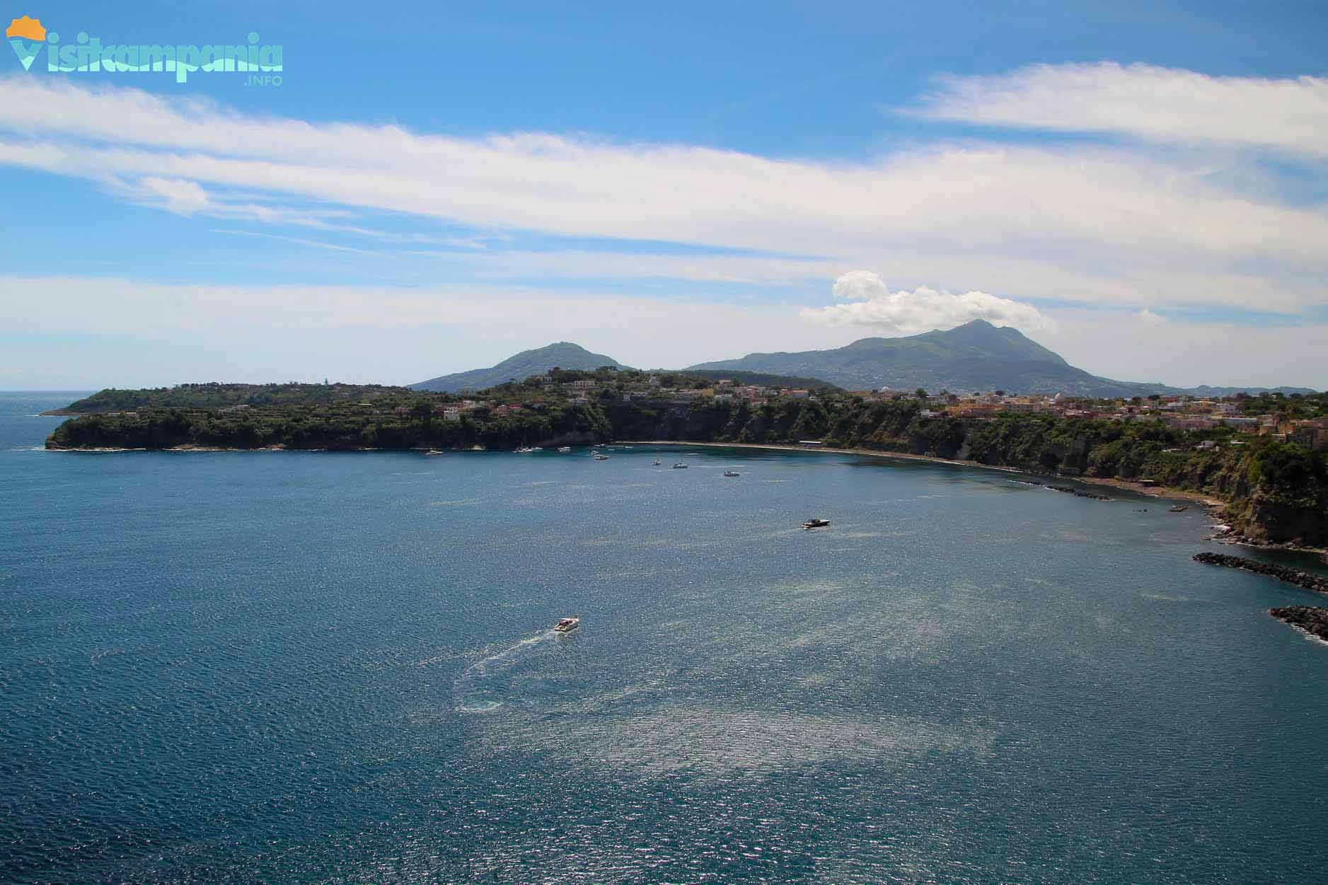 Procida, playa de Chiaia
