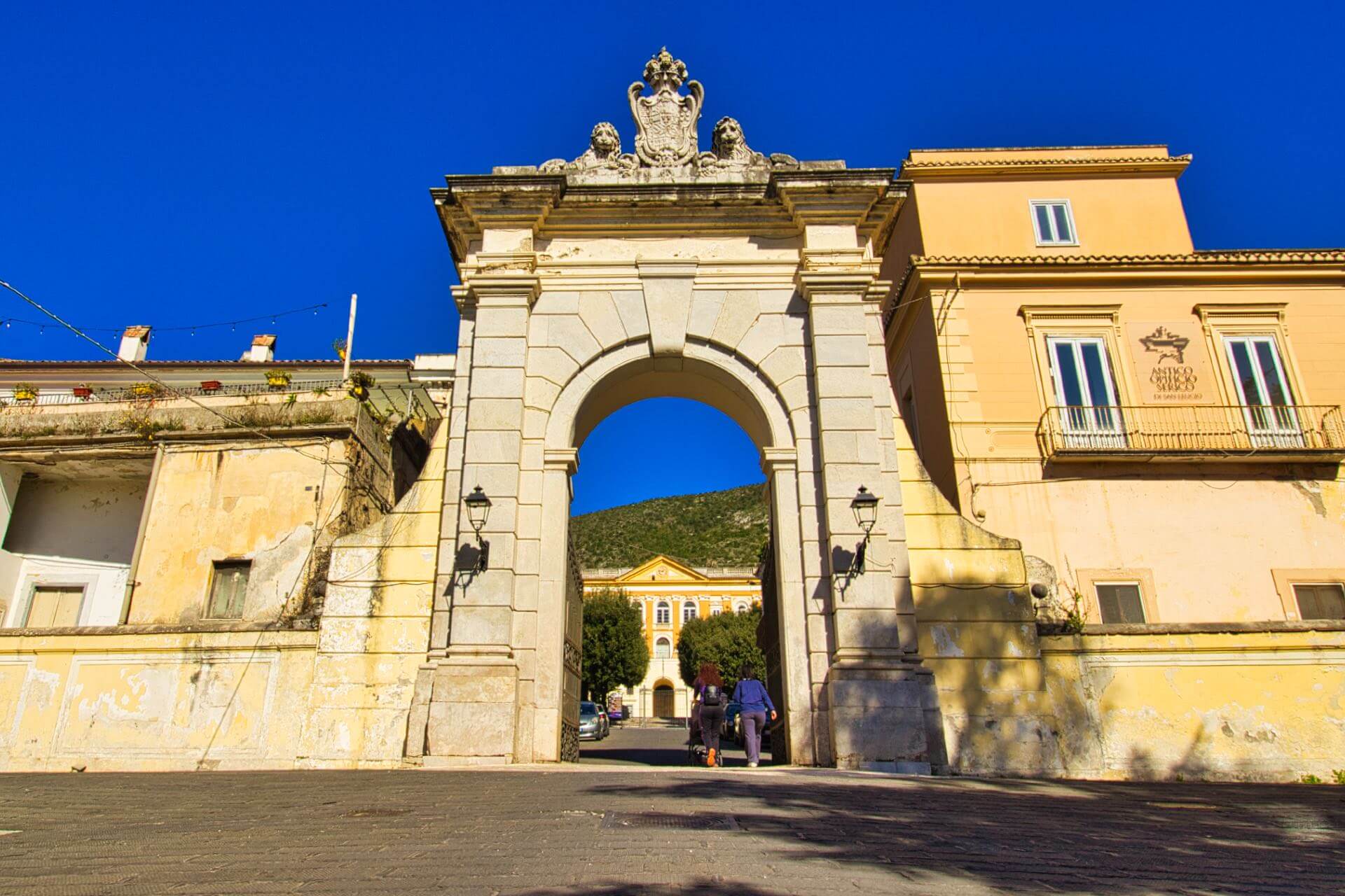 Caserta y el pueblo de San Leucio