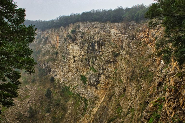 trekking-doline-montepugliano-dolina-profonda trekking-doline-montepugliano-dolina-profonda