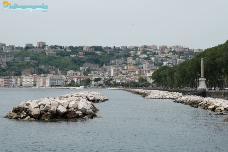 napoli essenziale lungomare 1 768x512
