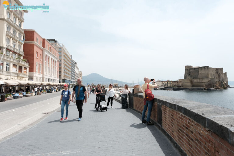 napoli essenziale lungomare 2 768x512