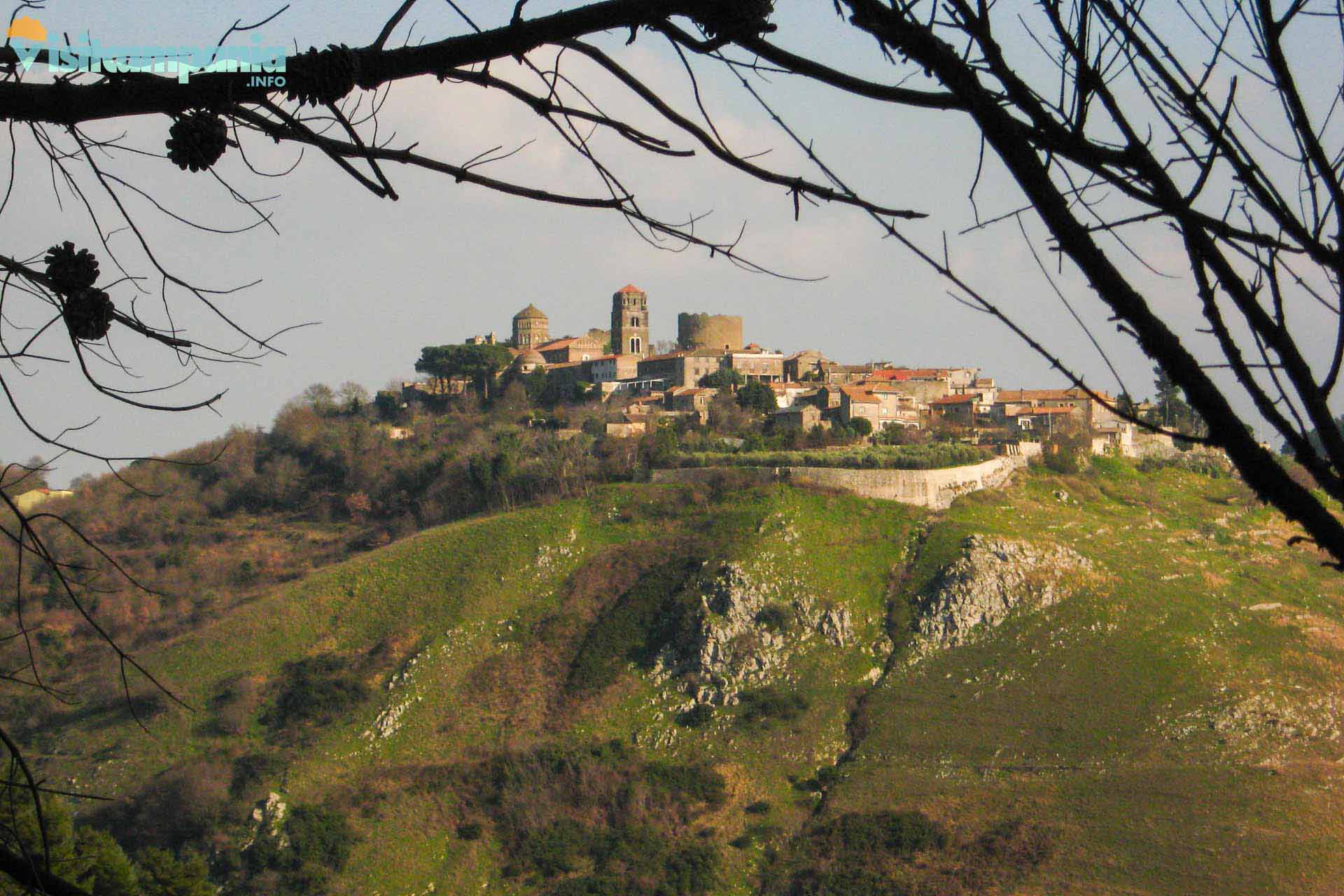 veduta d'insieme di casertavecchia