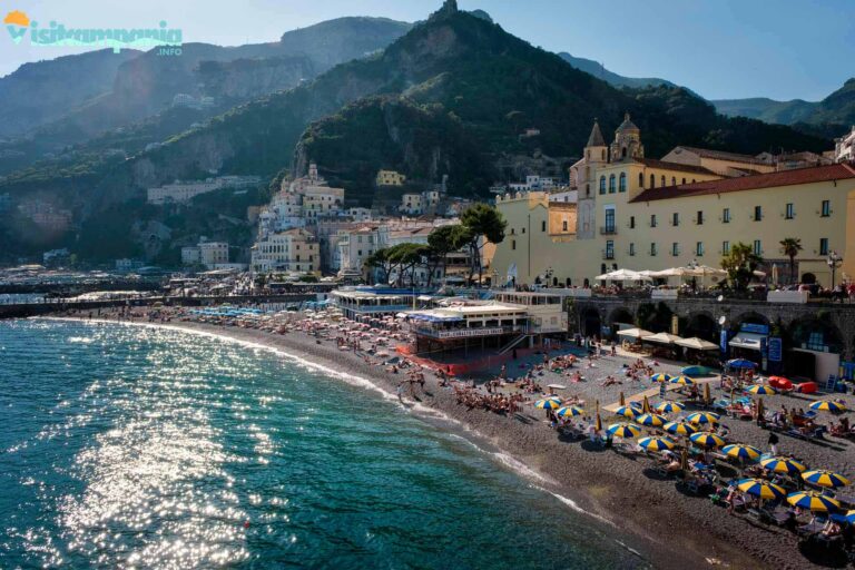 amalfi spiaggia marina grande 01 768x512