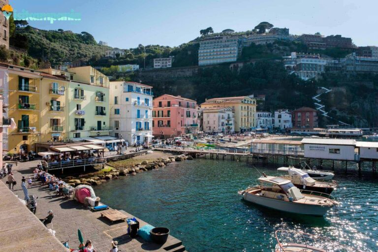 sorrento spiaggia marina grande 06 768x512