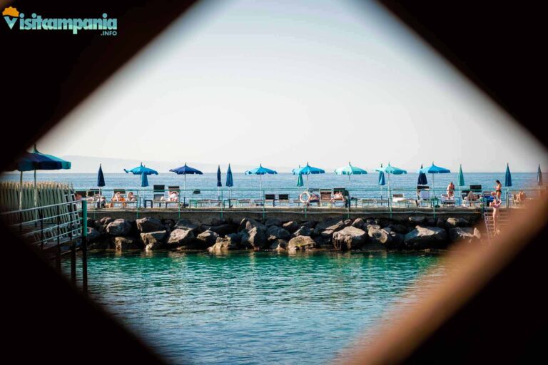 sorrento spiaggia marina piccola 09 768x512