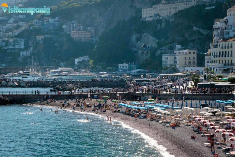 amalfi spiaggia marina grande 02 768x512