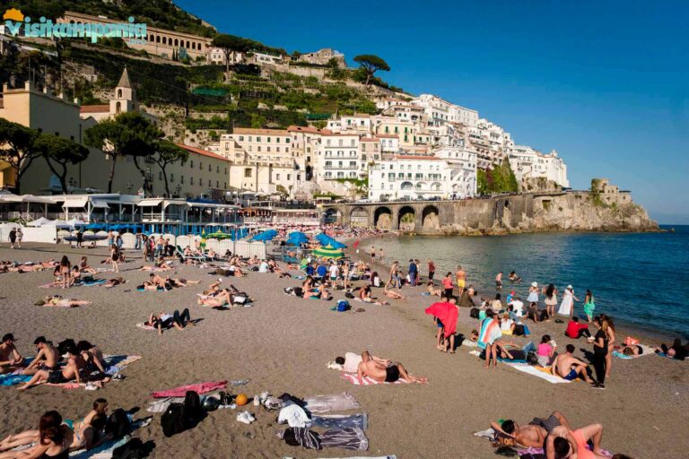 amalfi spiaggia marina grande 06 768x512